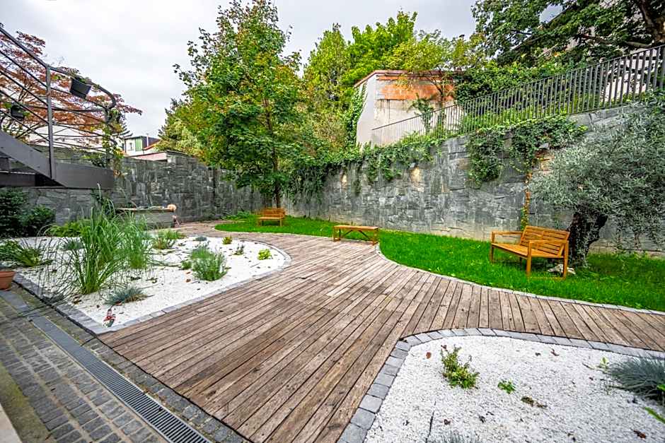 Rooms 23 - FLOK Petrova