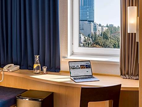 Standard Room with 1 double bed