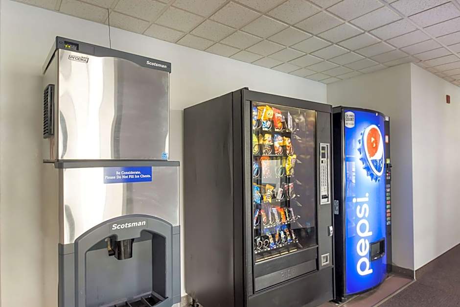 Motel 6-Rothschild, WI