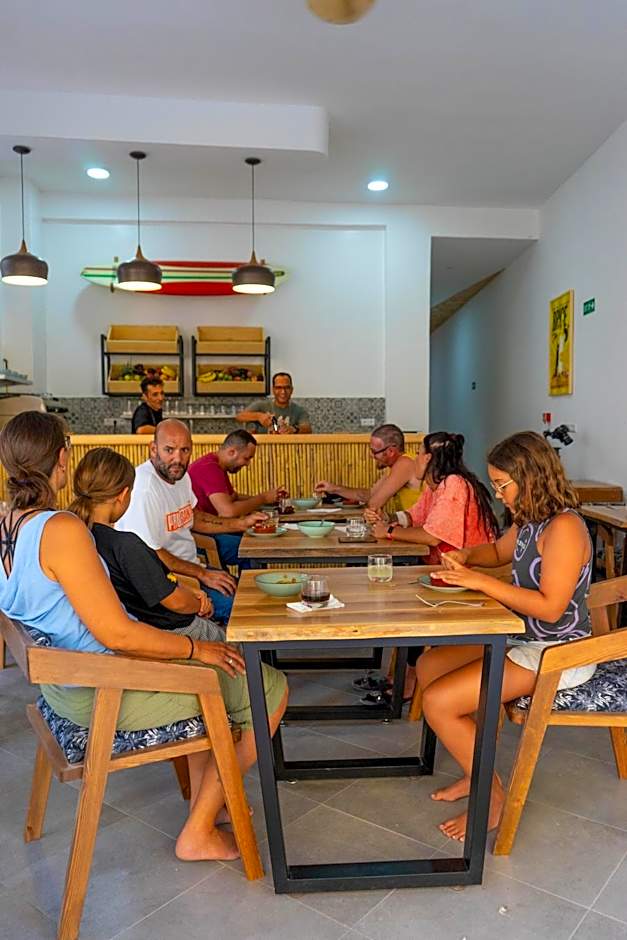 Dar Makai Surf Hotel