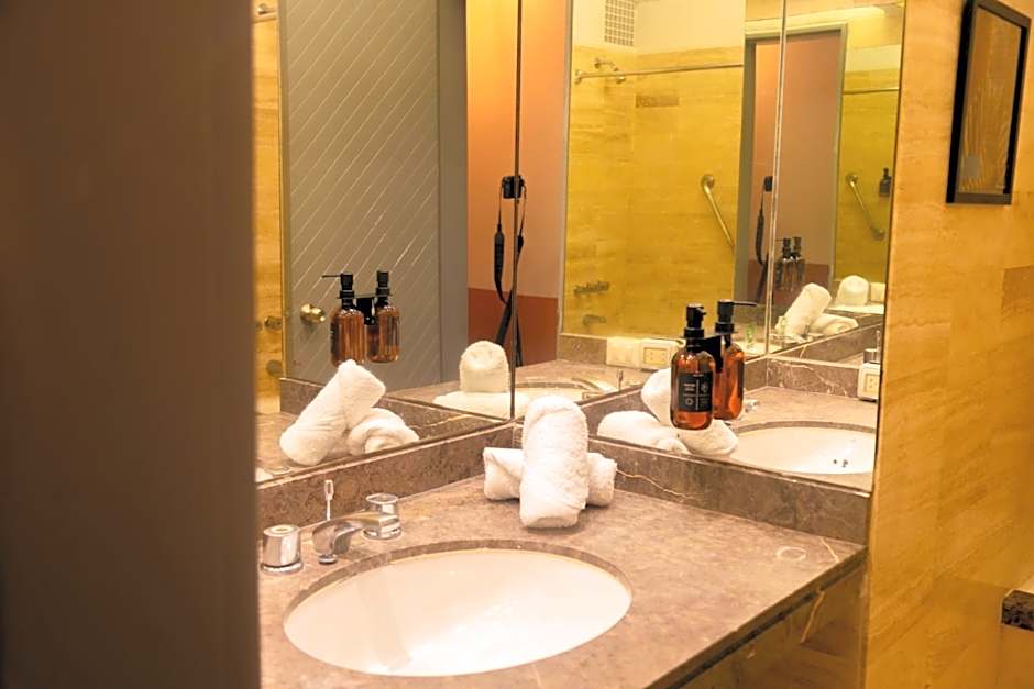 Selina Miraflores Lima