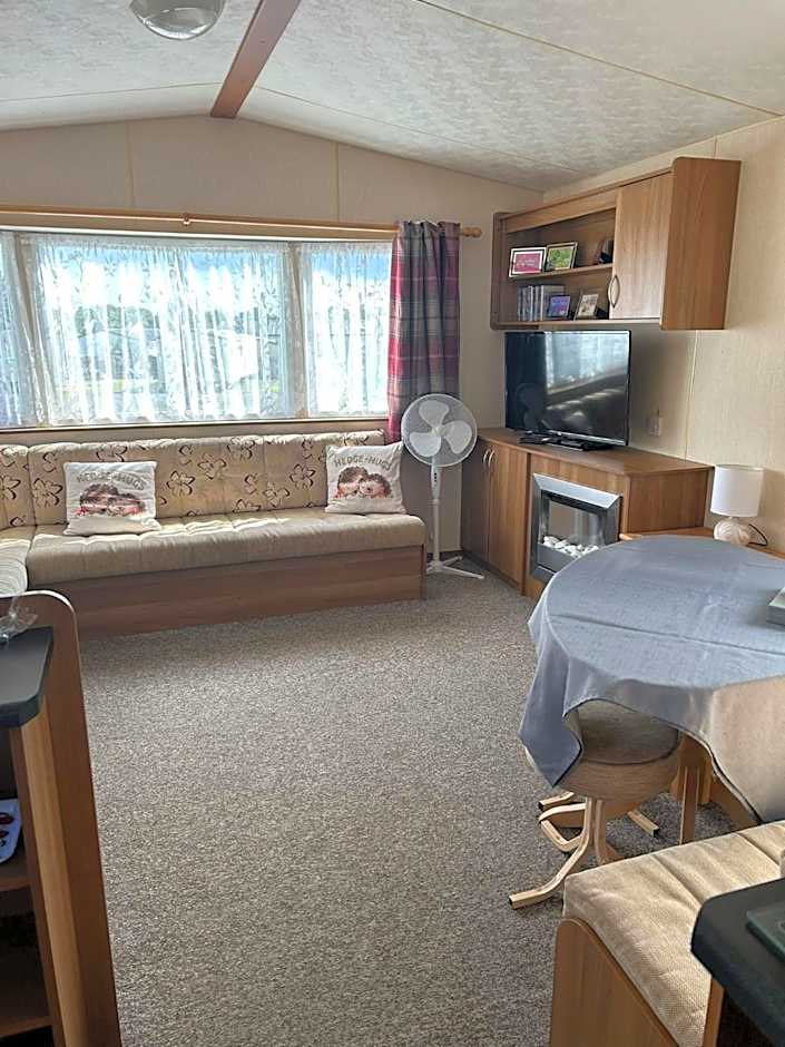 Holiday home cherry tree Burgh castle Great Yarmouth