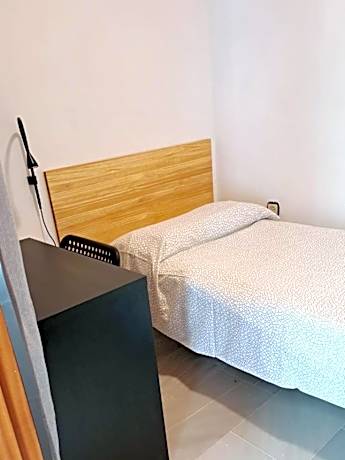 Standard Single Room with Shared Bathroom