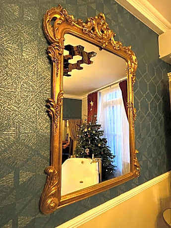 One-Bedroom Family Apartment