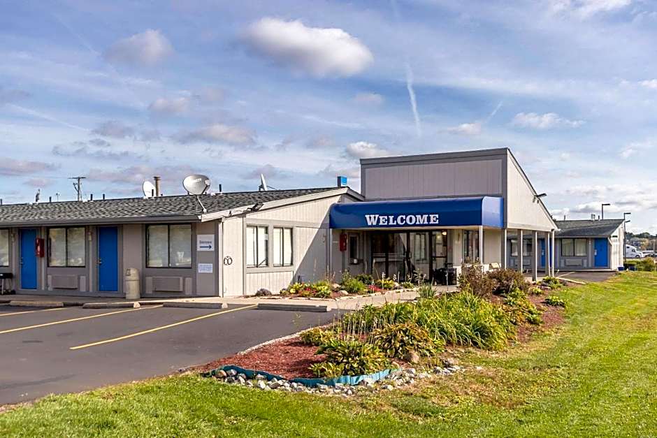 Rodeway Inn Near Hall of Fame