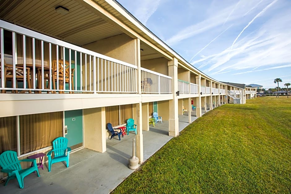 Days Inn & Suites by Wyndham Jekyll Island