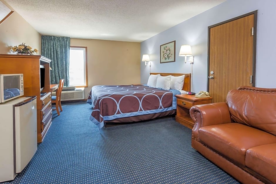 Super 8 by Wyndham O'Fallon MO/St. Louis Area