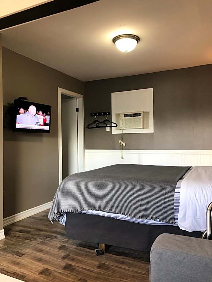 Greenside Motel