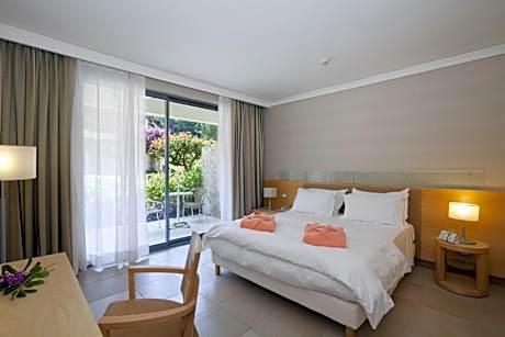 Family Garden Suite (2 Adults + 2 Children)