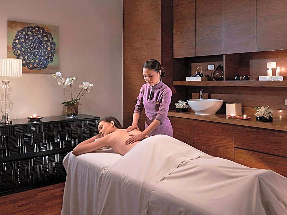 Raffles Makati Hotel