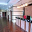 Townhouse Oak Vera Hotel Near Clark International Airport