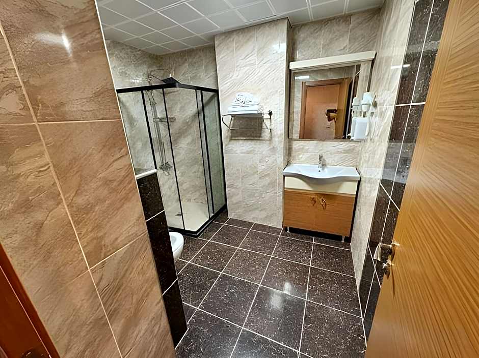 E5 PARK OTEL