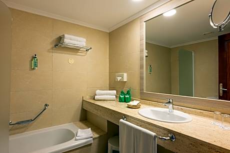 LANDI VILLAGE 3 ADULTS