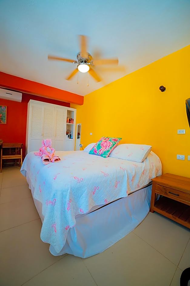 Hotel Flamingos Inn