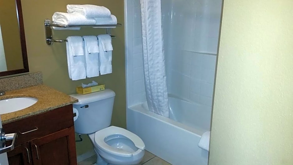 Candlewood Suites Hot Springs, an IHG Hotel
