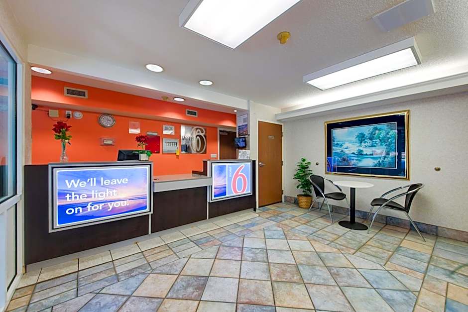 Motel 6-Statesville, NC