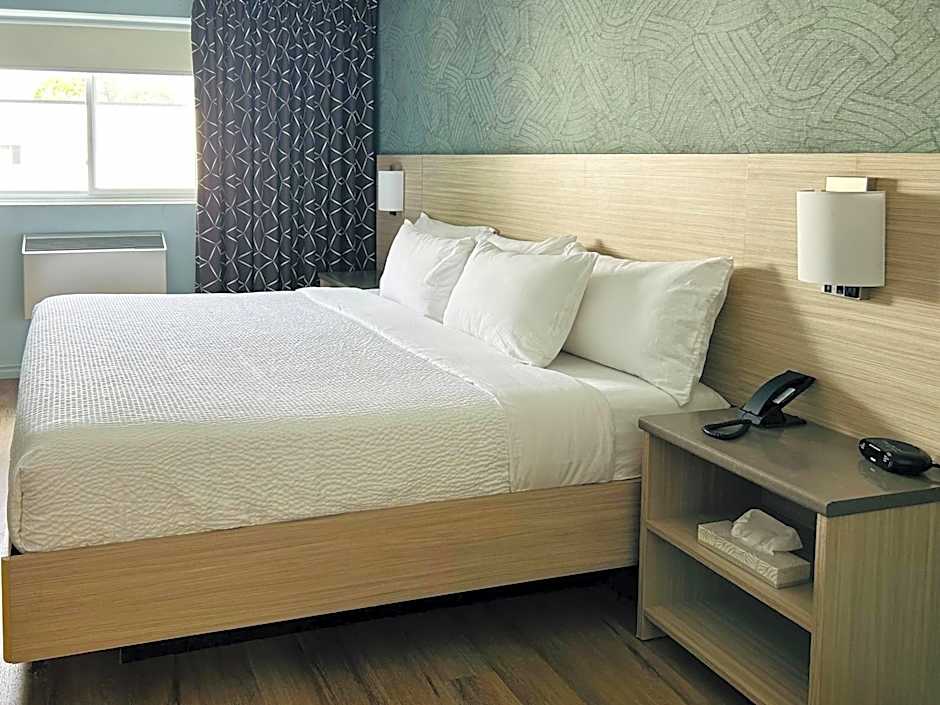 Motel 6 Niagara Falls, ON Near the Falls