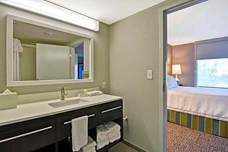 1Queen Hearing Accessible Suite Nonsmoking