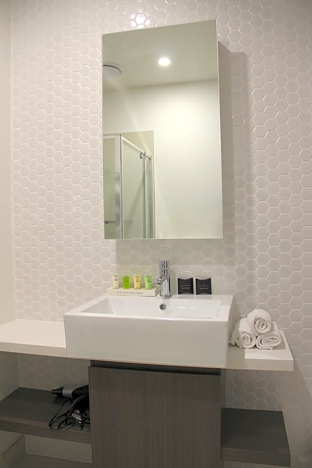 Whitehorse Apartments Hotel