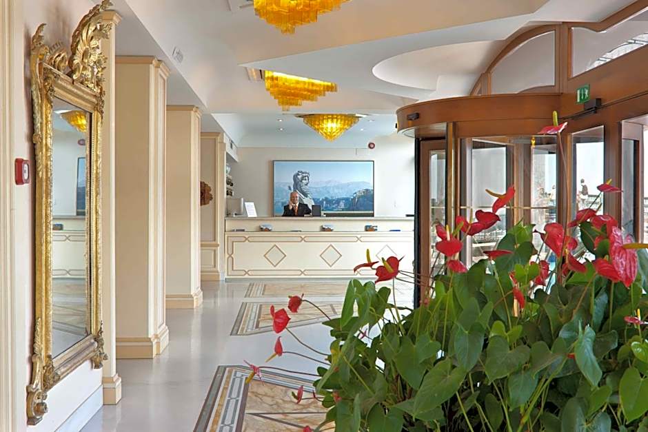Hotel Bristol