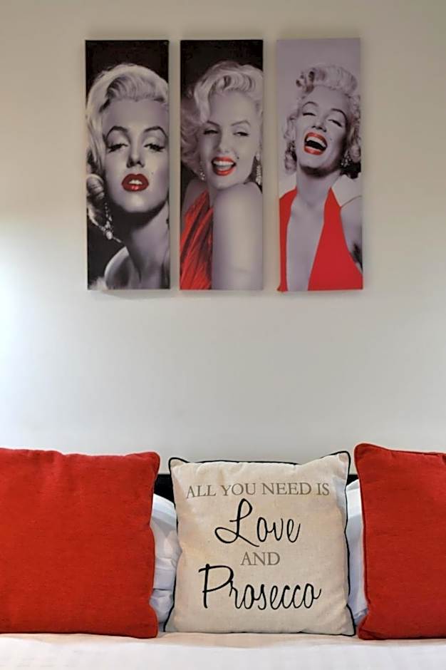 Tudor Lodge Bed & Breakfast