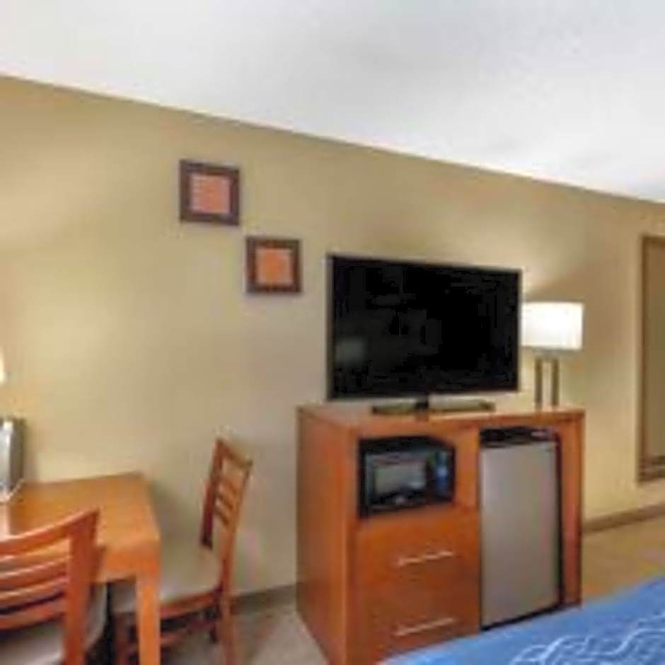 Comfort Inn Gurnee near Six Flags