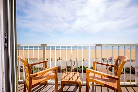 1 King Study Oceanfront Premium View Nonsmok