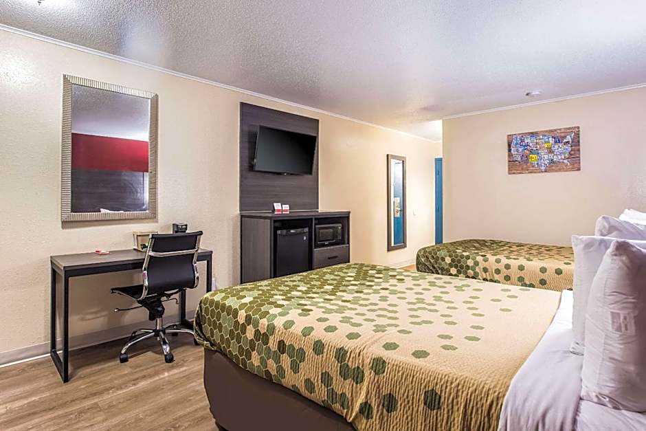 Econo Lodge Garden City