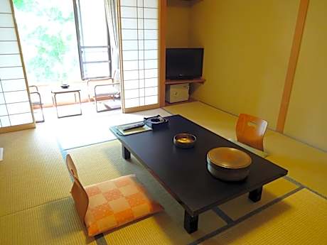 Japanese-Style Family Room - Annex - Non-Smoking