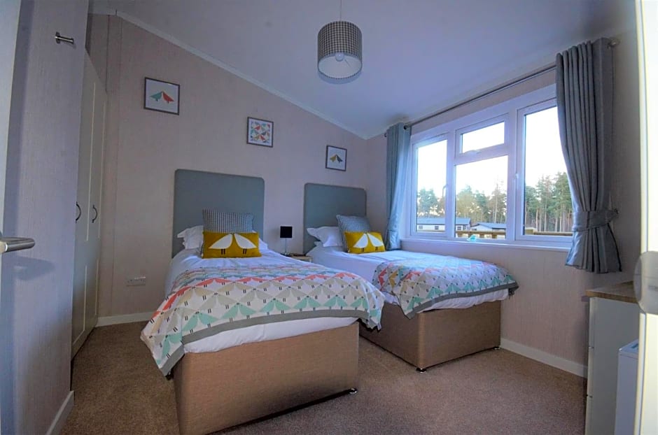 Hollicarrs - Long Lane Lodge