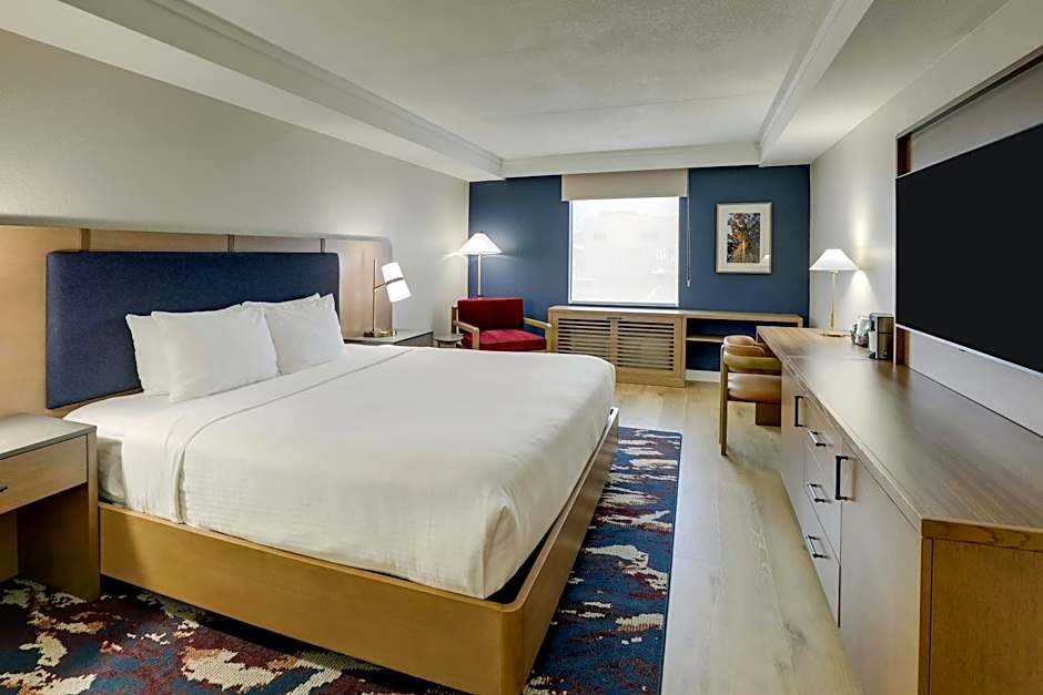 The Atrium Hotel on Third