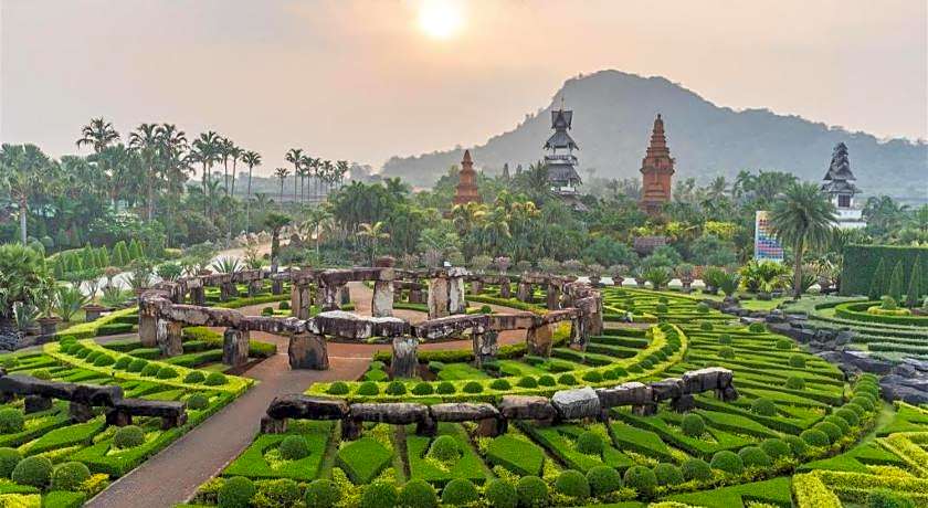 Baan Cha-lier Sook Bangsaray
