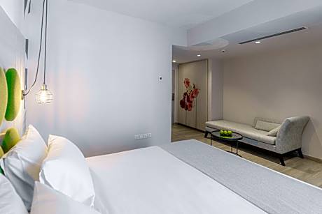 Deluxe Superior Room - Inland View