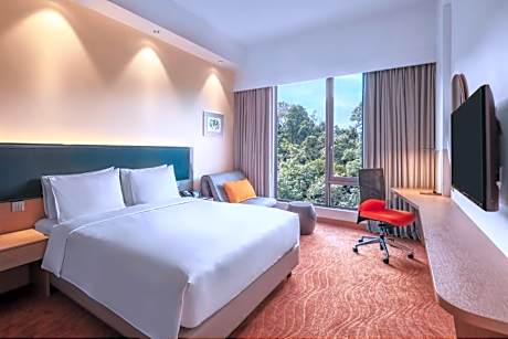 Standard Queen Room with Single Sofa Bed - Free Breakfast