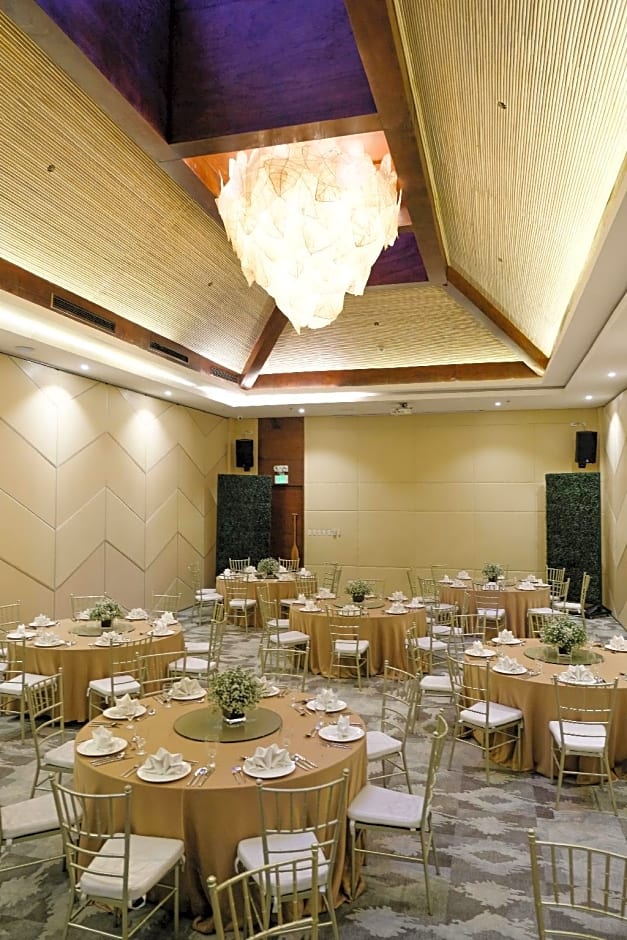 Maayo Hotel