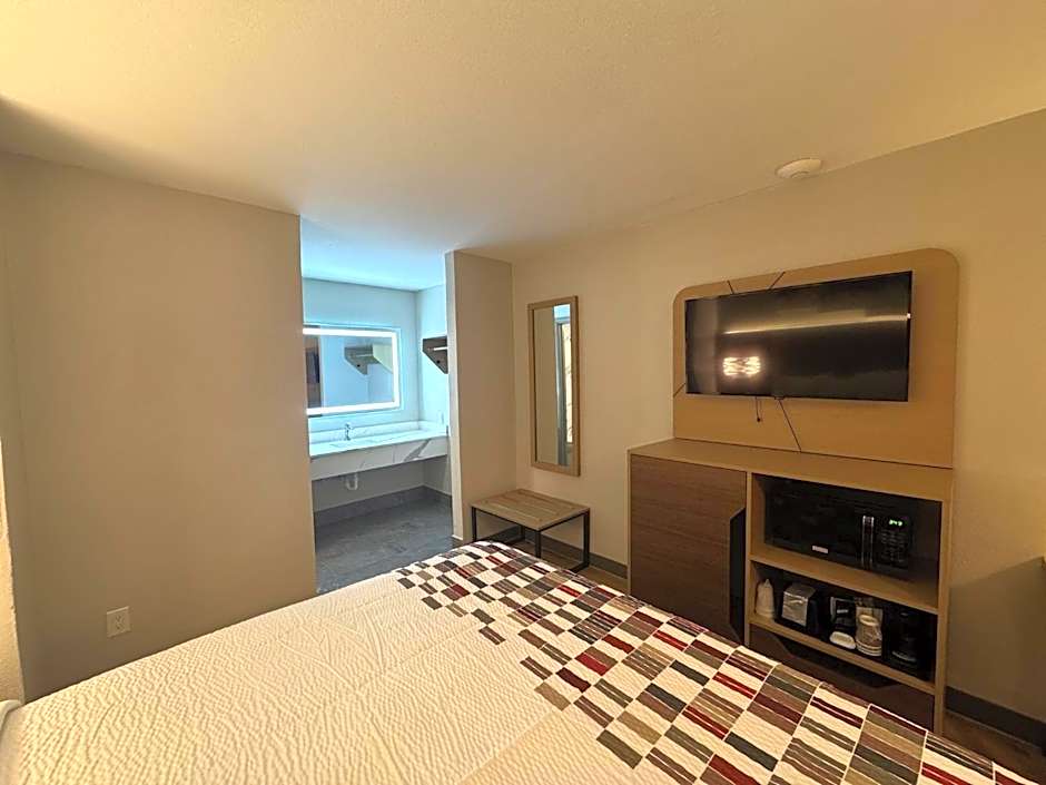 Red Roof Inn Arlington - Entertainment District