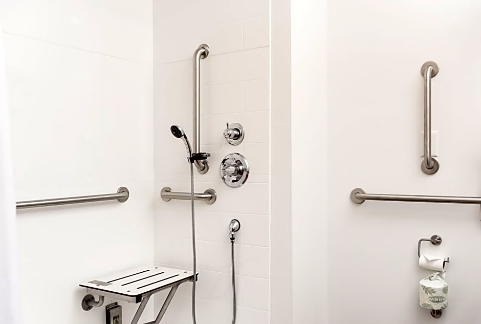 Holiday Inn Express Le Claire Riverfront-Davenport By IHG