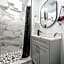 Renovated 3 Bedroom House-Niagara View