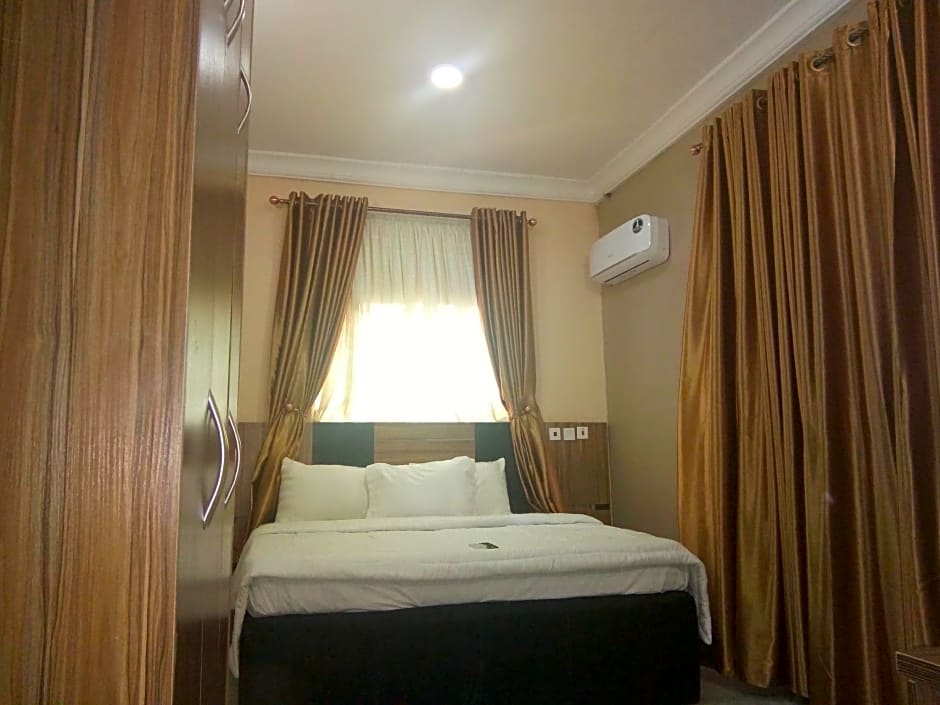 Pameec Luxury Suites