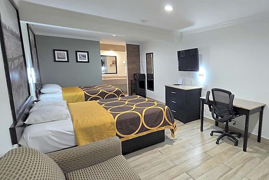 Super 8 by Wyndham McAllen/Downtown