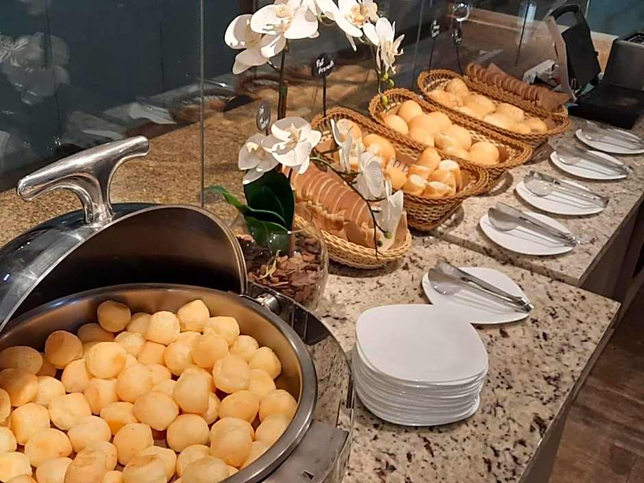 Golden Tulip Goiania Address