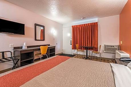 Deluxe King Room - Smoking