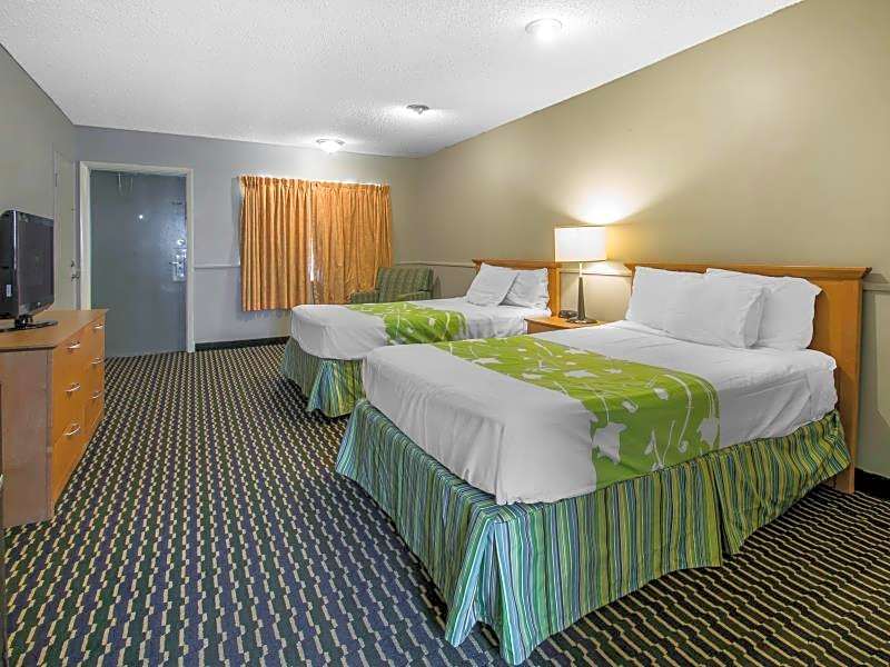 Rodeway Inn & Suites Winter Haven Chain of Lakes
