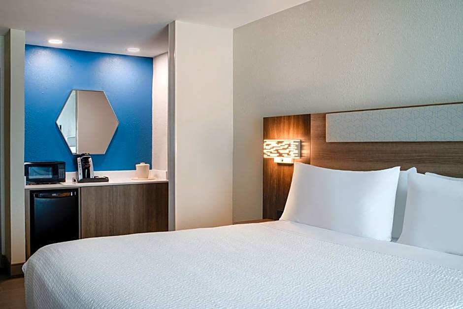 Holiday Inn Express and Suites Wilson I-95 By IHG