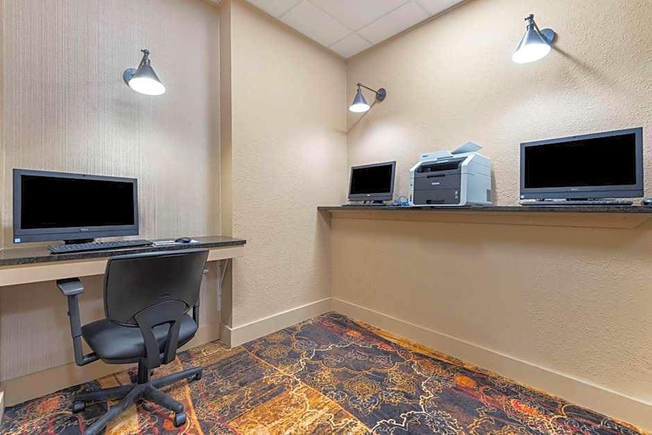 Best Western Plus Ramkota Hotel