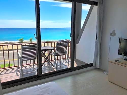 Superior Double Room with Sea View and Balcony — 8 fotoğraftan 1. fotoğraf