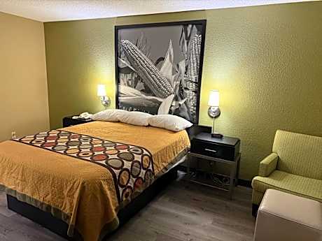 Queen Room - Disability Access/Non-Smoking