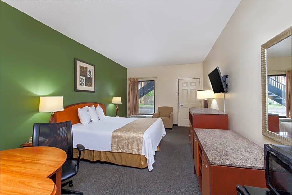 Travelodge by Wyndham Port Wentworth Savannah Area