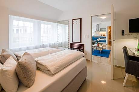 Deluxe King Suite