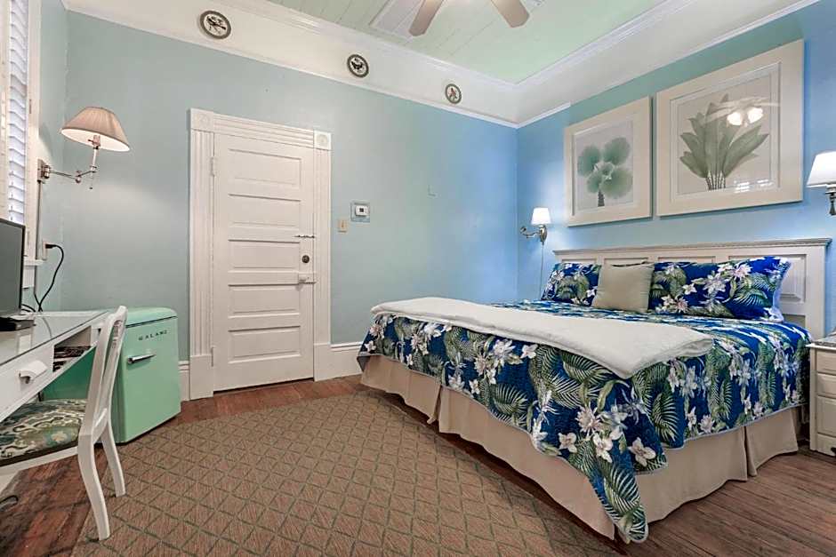 Historic Inn in the Marigny, blocks to French Quarter